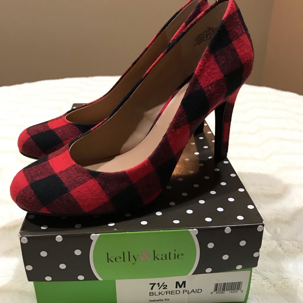 [New] Kelly & Katie Black and Red Plaid Round Toe Heels Size 7.5